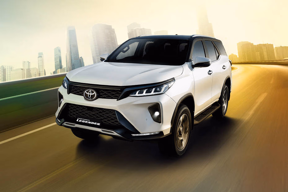 Toyota Fortuner thumbnail 4