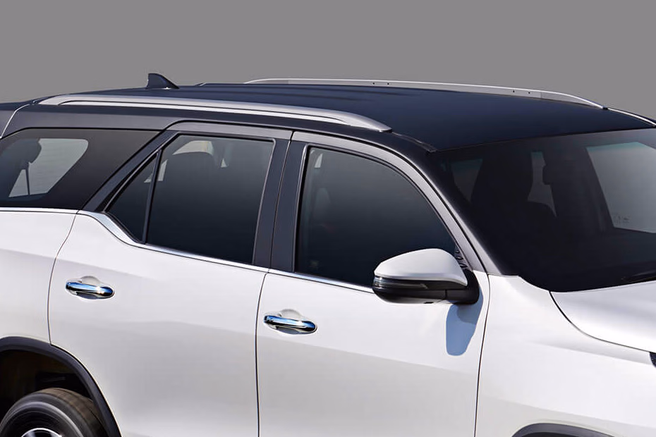 Toyota Fortuner thumbnail 3